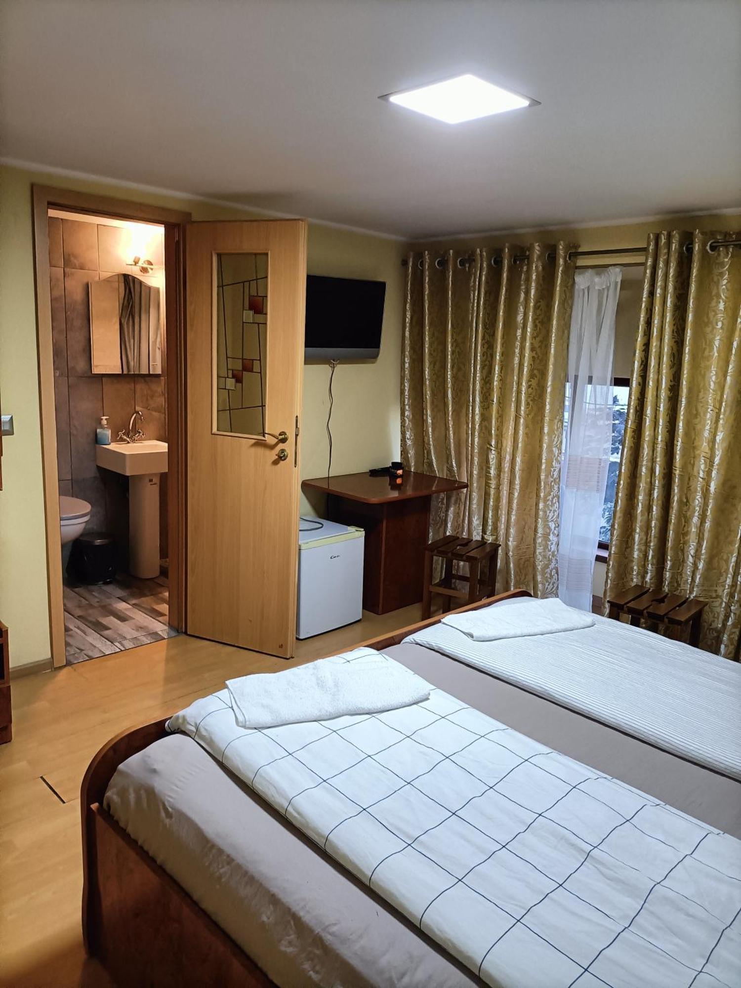 Casa Heidi Hotel Timişoara Buitenkant foto