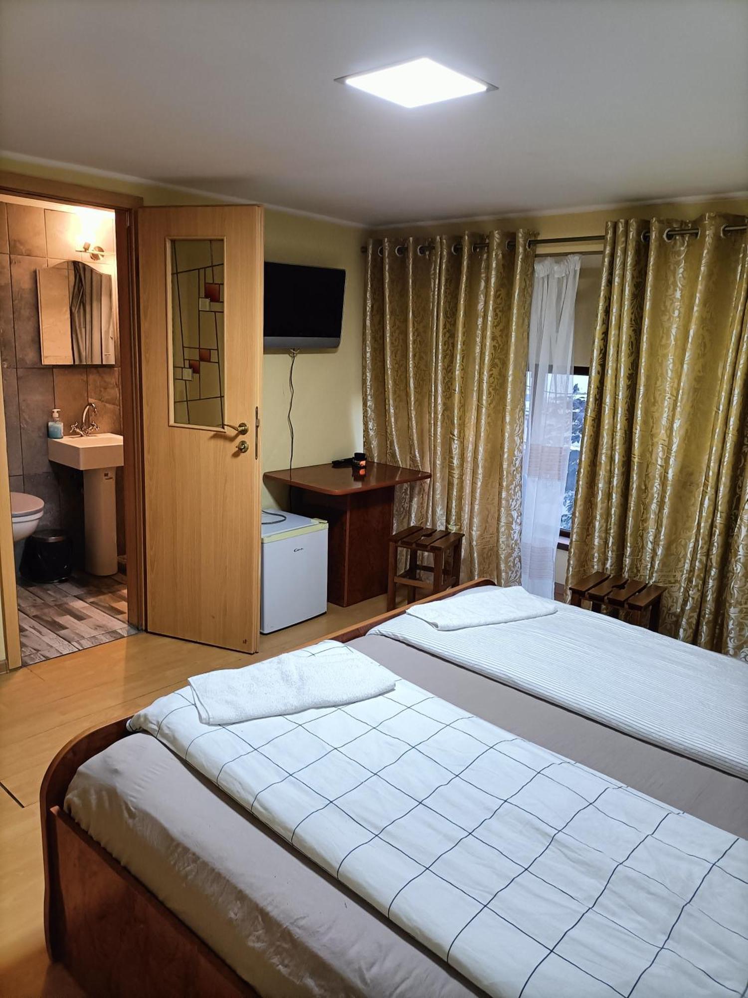 Casa Heidi Hotel Timişoara Buitenkant foto