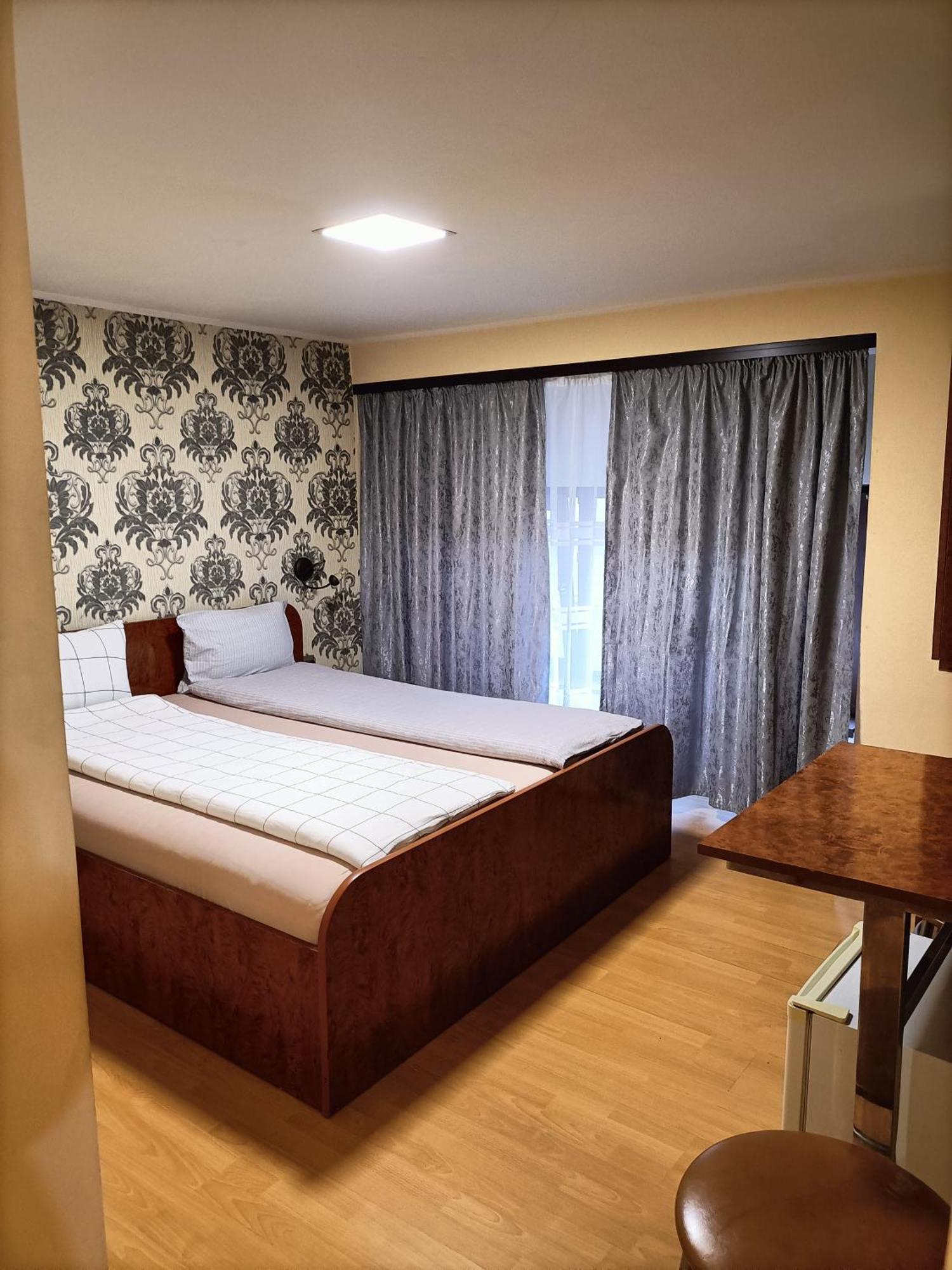 Casa Heidi Hotel Timişoara Buitenkant foto