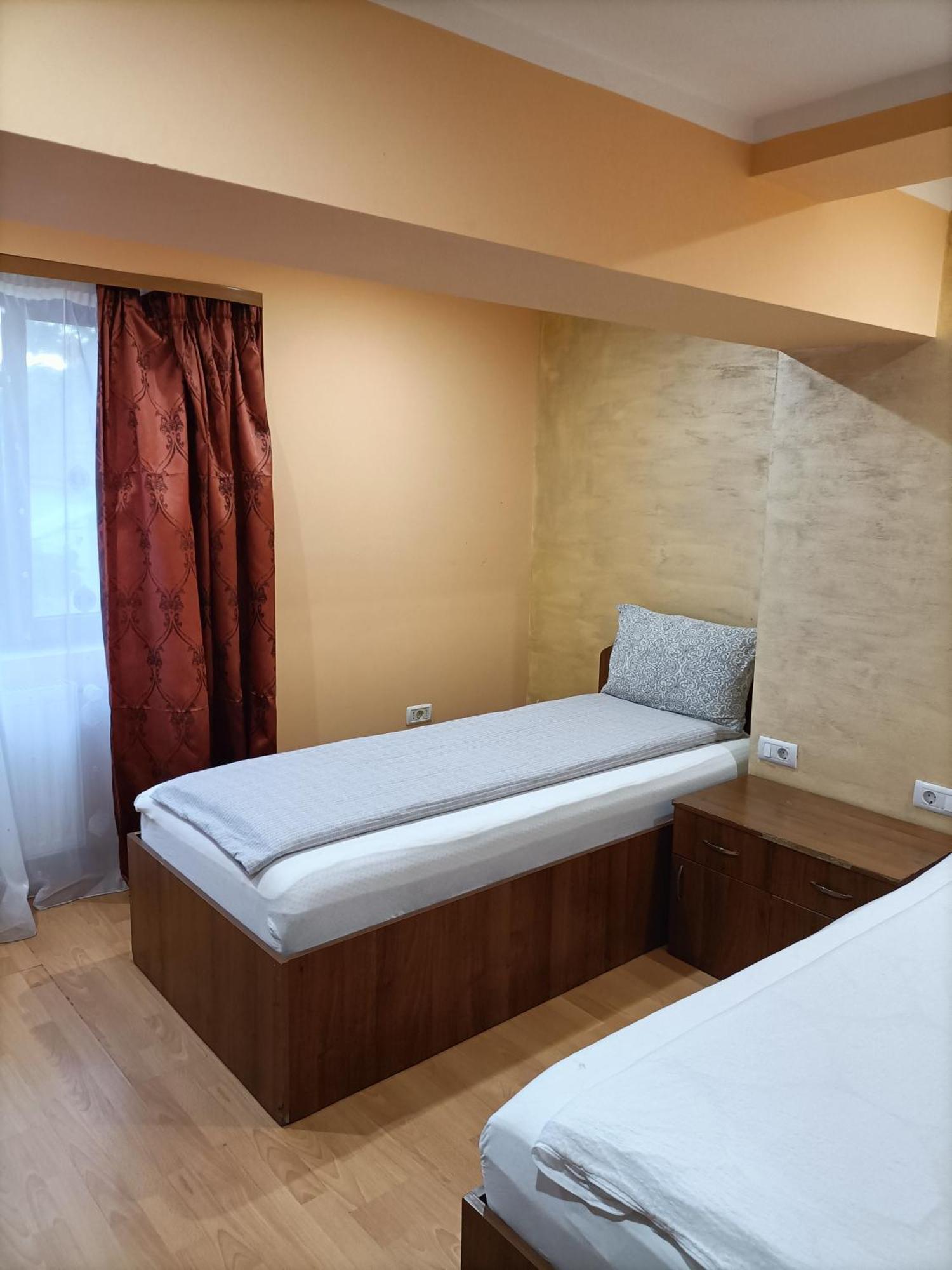 Casa Heidi Hotel Timişoara Buitenkant foto