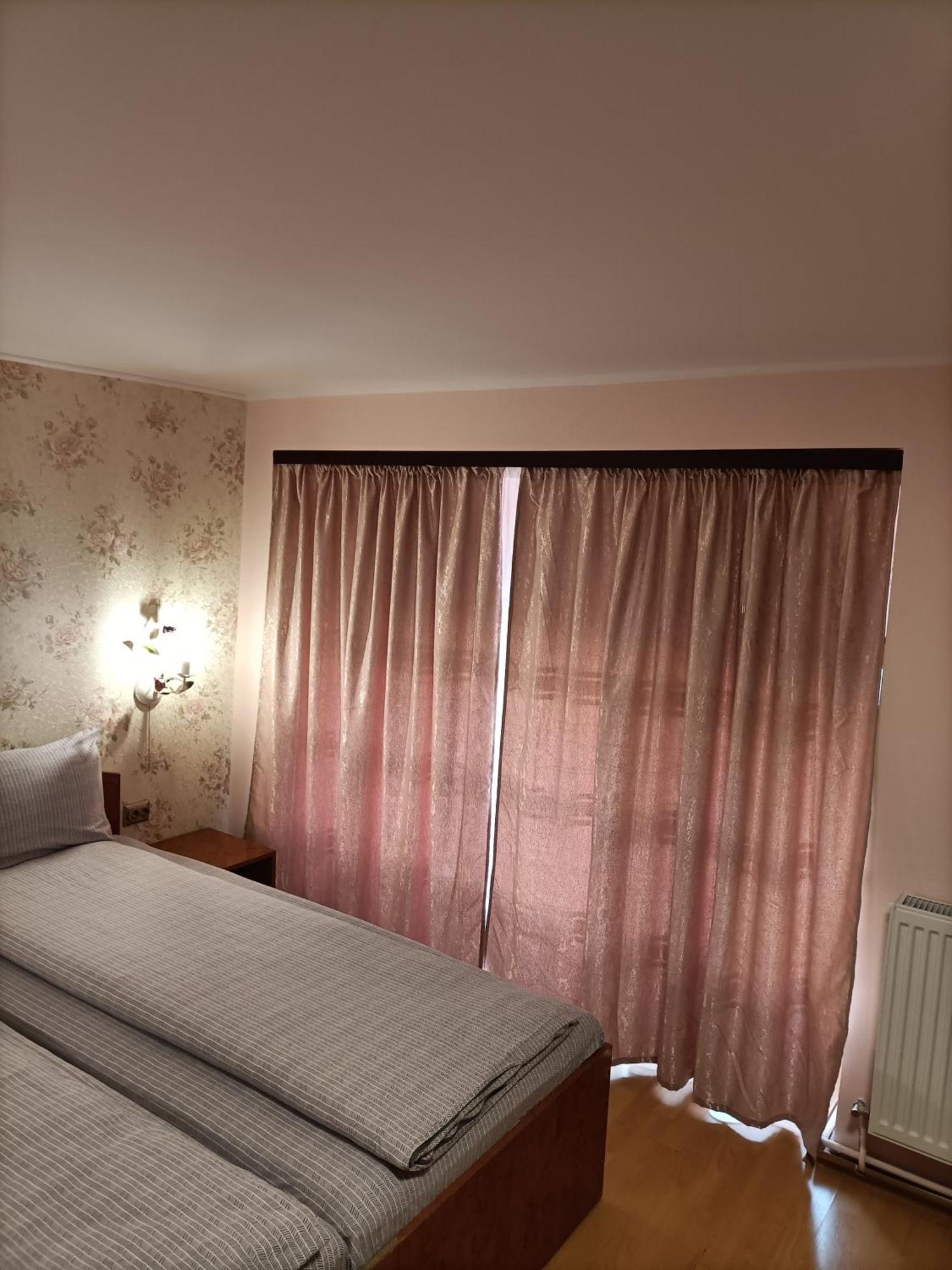 Casa Heidi Hotel Timişoara Buitenkant foto