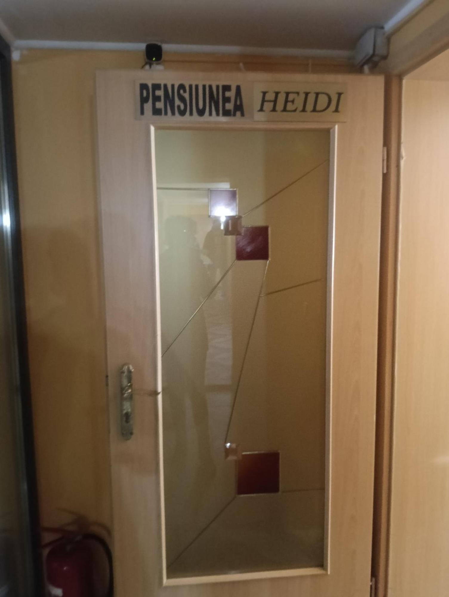 Casa Heidi Hotel Timişoara Buitenkant foto