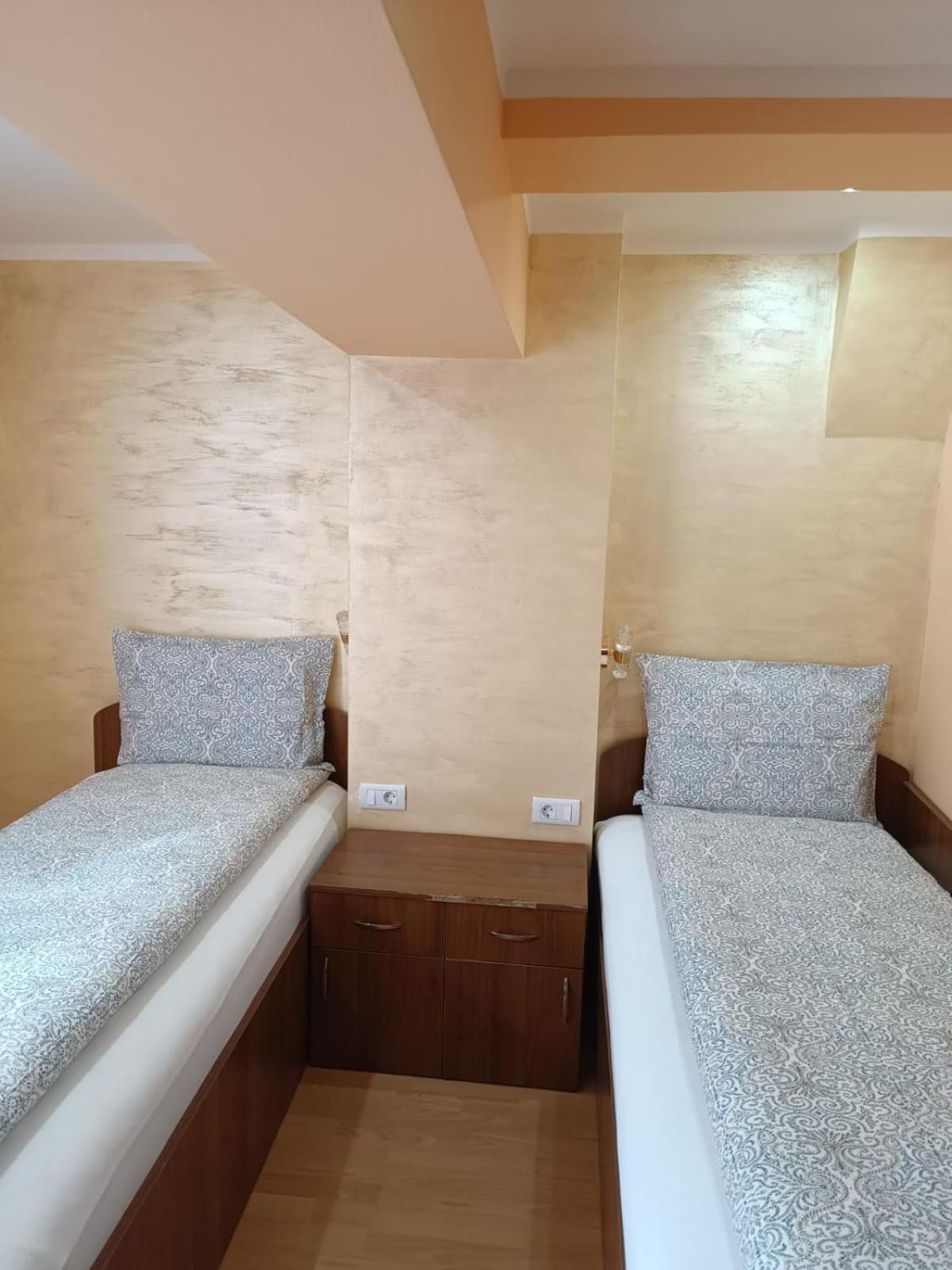 Casa Heidi Hotel Timişoara Kamer foto